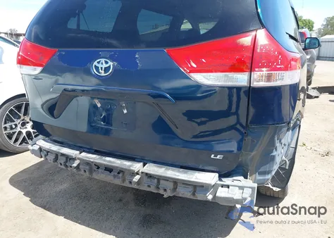 2011 Toyota Sienna Le V6 z USA, uszkodzony, nr VIN 5TDKK3DC5BS138299